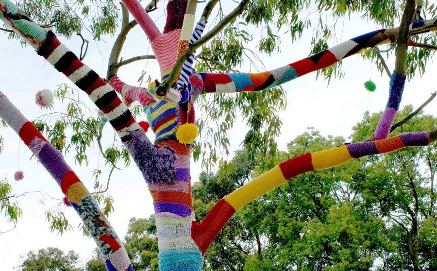Craftivism Talk and Collective Yarn-bombing - Caroline Kuyper